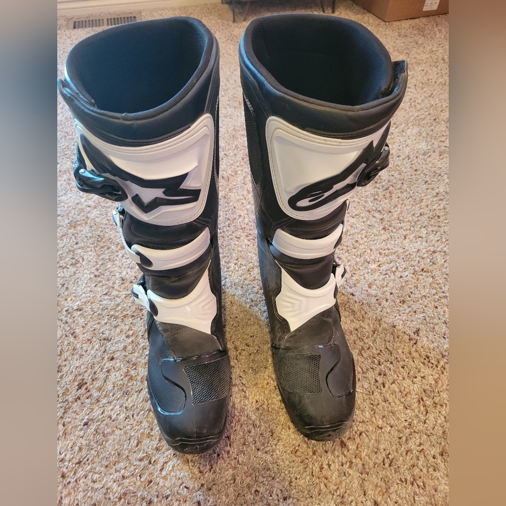 Dirt bike boots